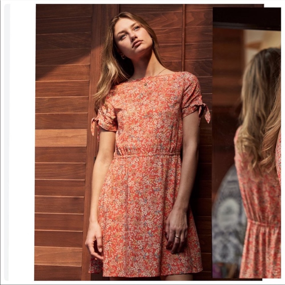 Floral mini dress - Picture 1 of 6